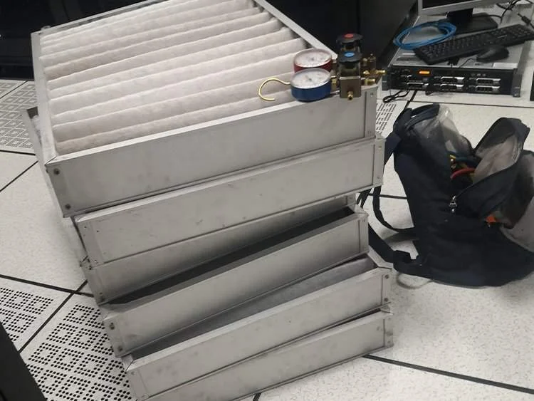 机房恒温恒湿空调过滤器脏堵告警的后果与应对
