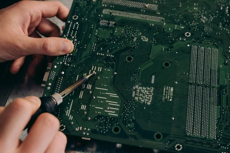 游泳池恒温恒湿机组怎么选？节能猫带你了解恒温泳池空调